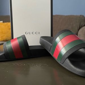 2015 Gucci Pursuit’72 rubber slides